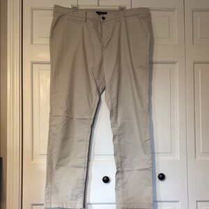 Lucky Brand Men’s 410 Athletic Chino.  40x32–Light Khaki.